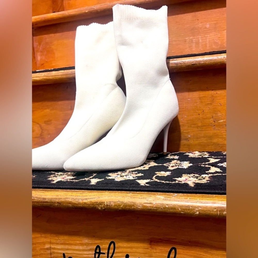Beige boots